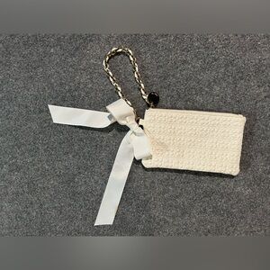 Duex Lux small white wristlet purse